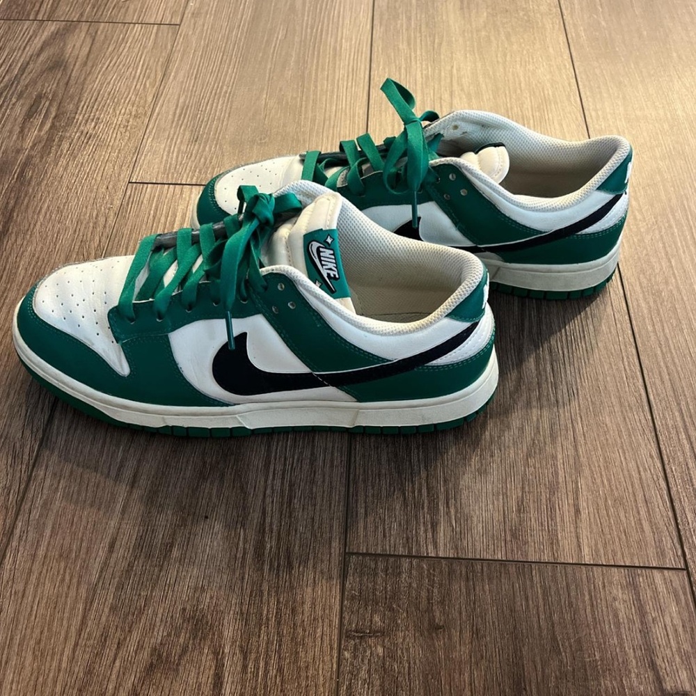 Nike Dunk Low SE
Lottery Pack Malachite Green
Size 9 Mens
